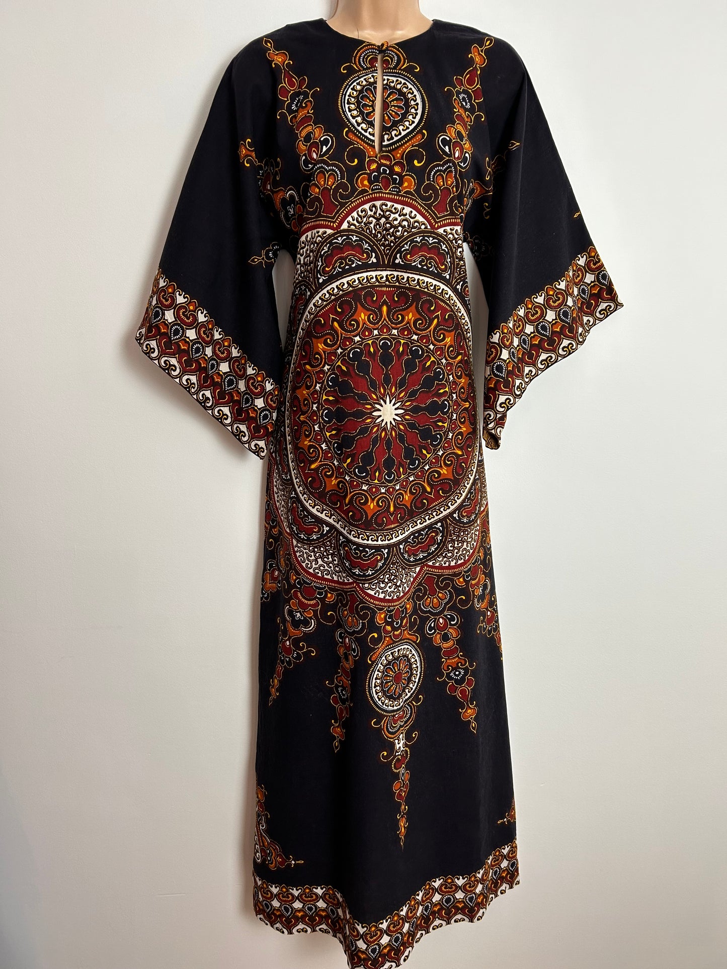 Vintage 1970s Approx UK Size 12 JONELLE (John Lewis) Black Batik Print Cotton Kaftan