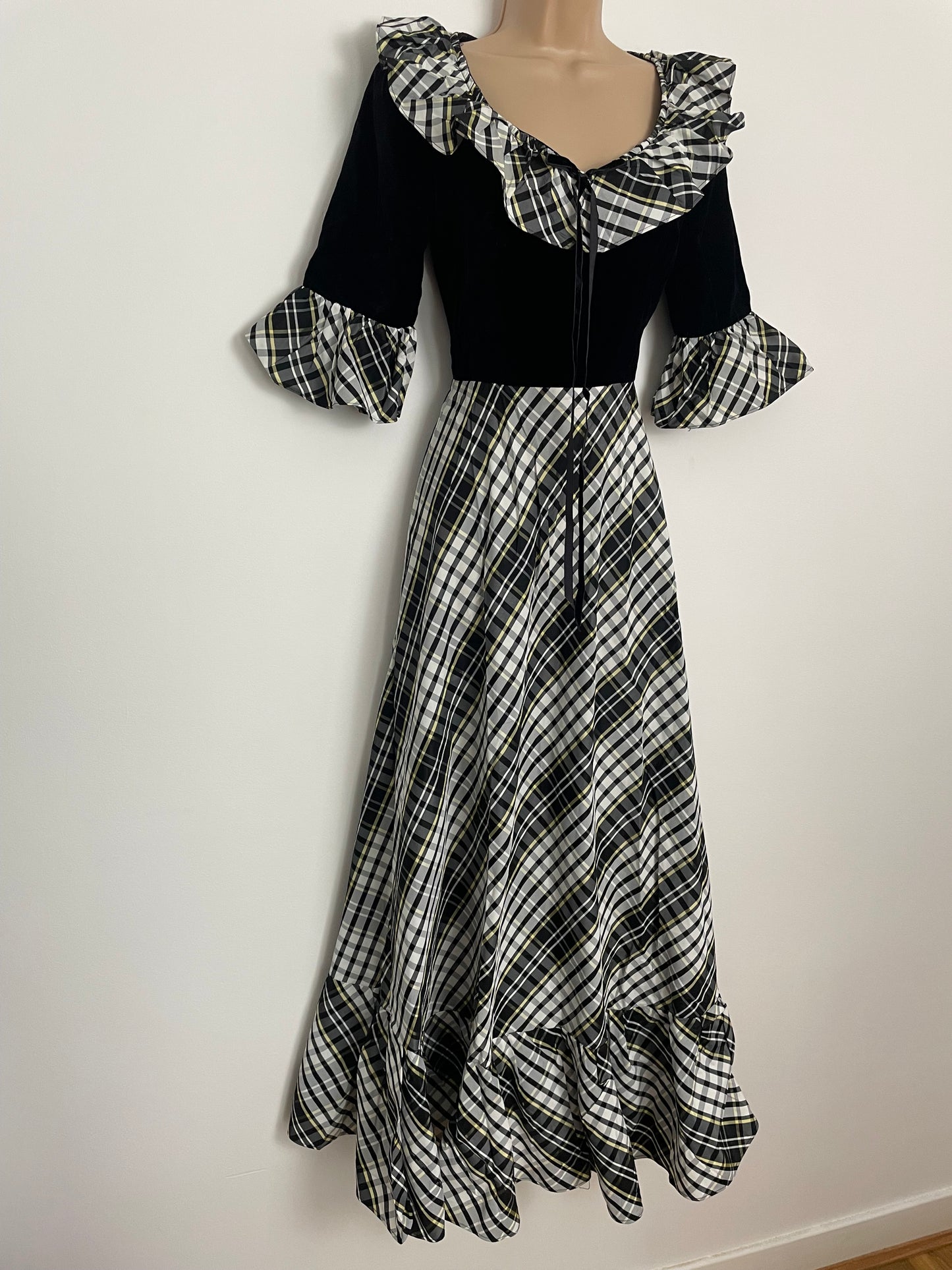 Vintage 1970s KATI AT LAURA PHILLIPS UK Size 6 Black White & Lemon Check Print Velvet & Acetate Ruffle Collar Prairie Boho Maxi Dress