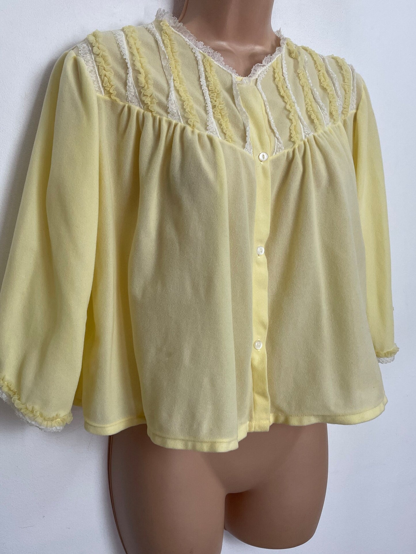 Vintage 1960s UK Size 12-14 Pretty Lemon Bri-Nylon Lace & Ruffle Trim Detail Bed Jacket By Brettles