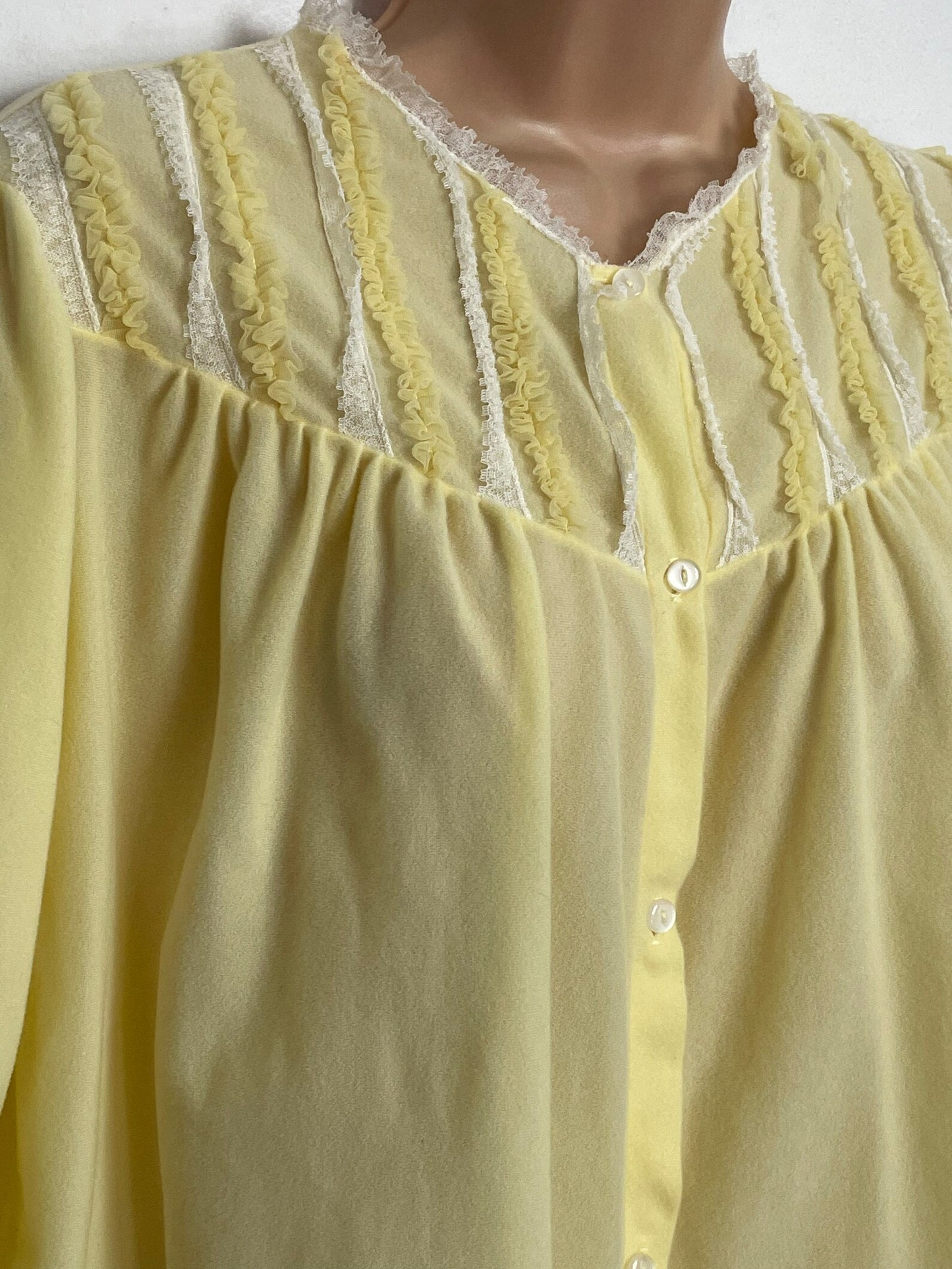 Vintage 1960s UK Size 12-14 Pretty Lemon Bri-Nylon Lace & Ruffle Trim Detail Bed Jacket By Brettles