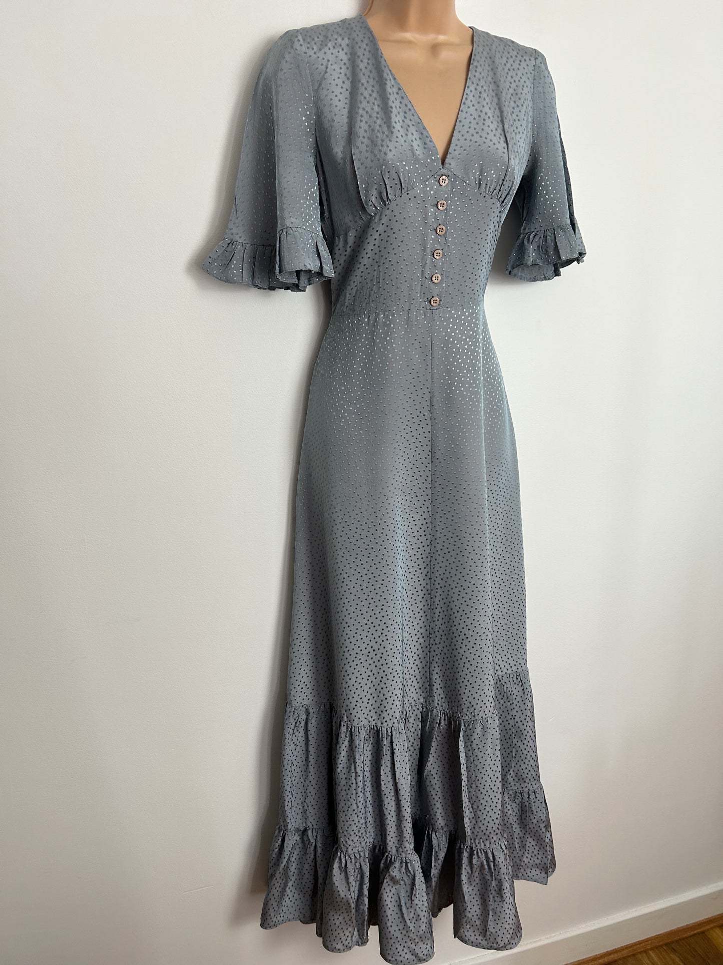 Vintage 1970s UK SIze 8 Silvery Grey Short Sleeve Tie Back Prairie Boho Maxi Dress