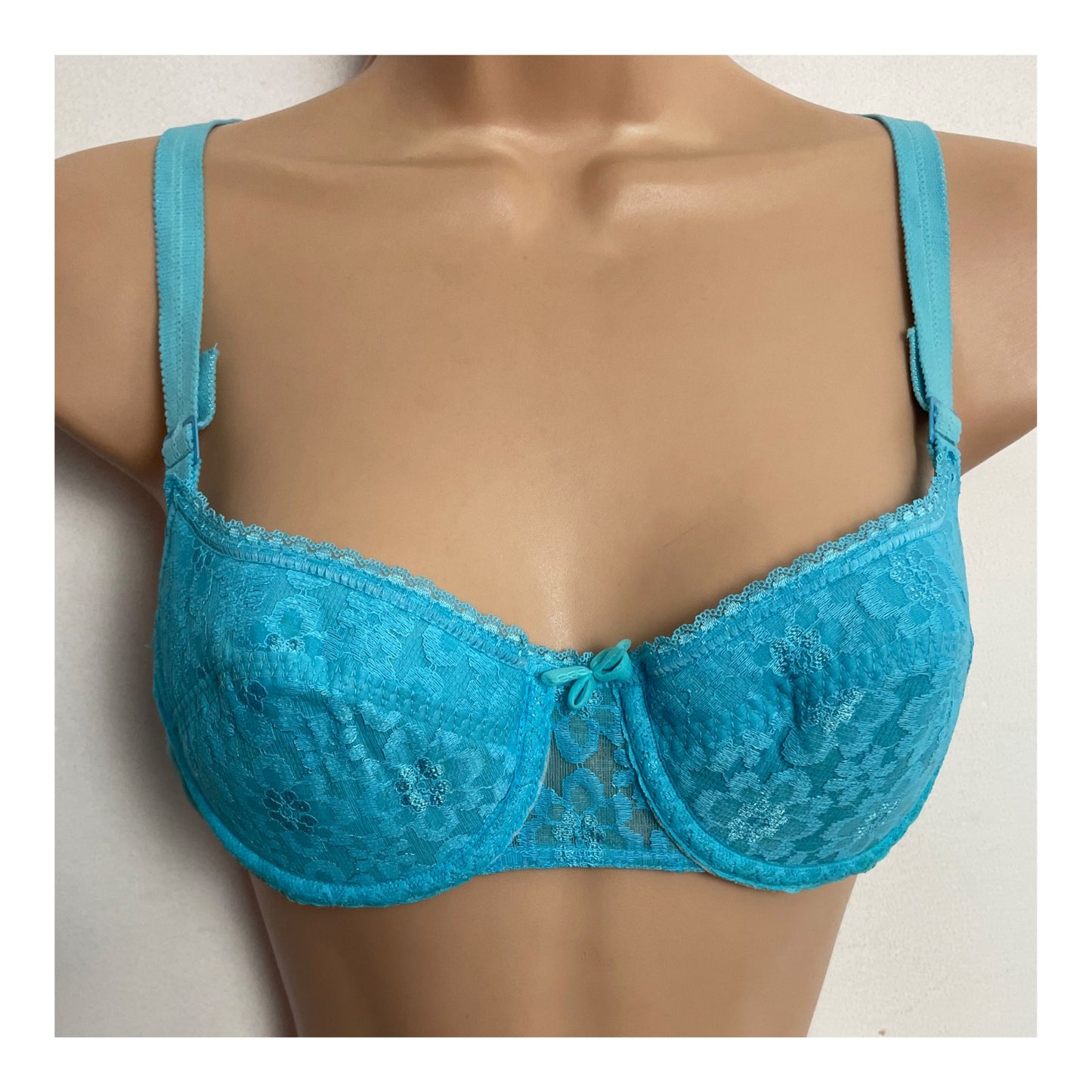 Vintage 1970s TRIUMPH POESIE lov D Turquoise Blue Lace Underwired Bra 34B In Original Box