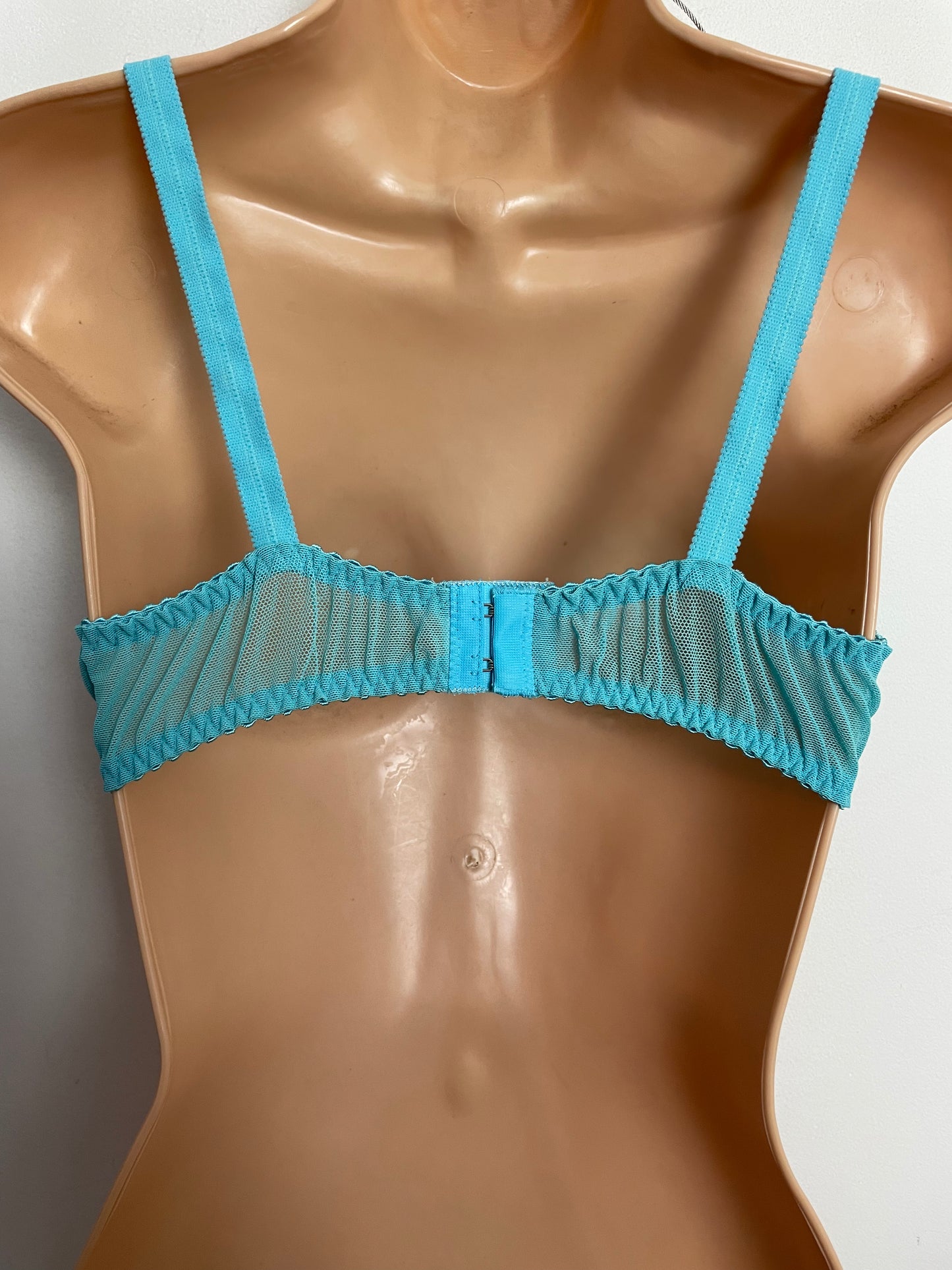 Vintage 1970s TRIUMPH POESIE lov D Turquoise Blue Lace Underwired Bra 34B In Original Box