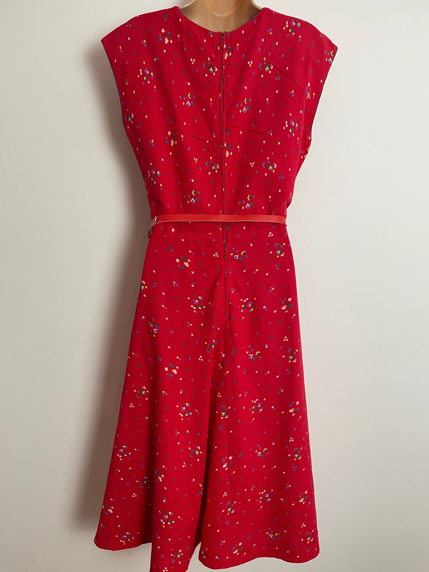 Vintage Early 1980s BETTY BARCLAY UK Size 12 Red Diamond Print Cotton Belted Cap Sleeve Day Dress