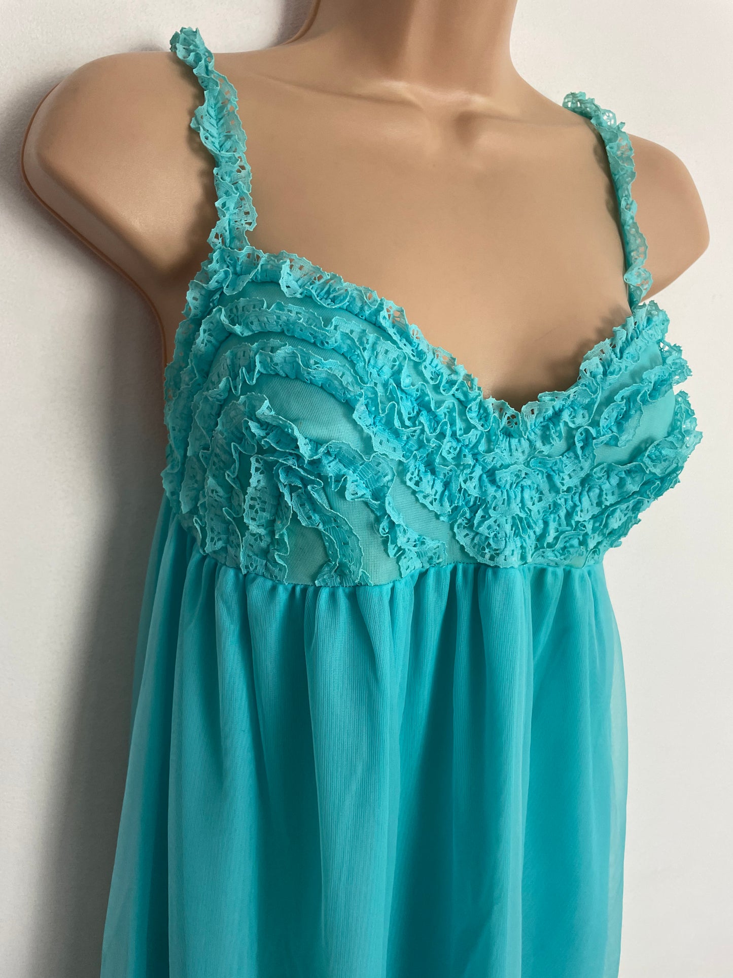 Vintage 1960s Approx UK Size 10-12 Turquoise Nylon Full Length Nightdress/Nightie