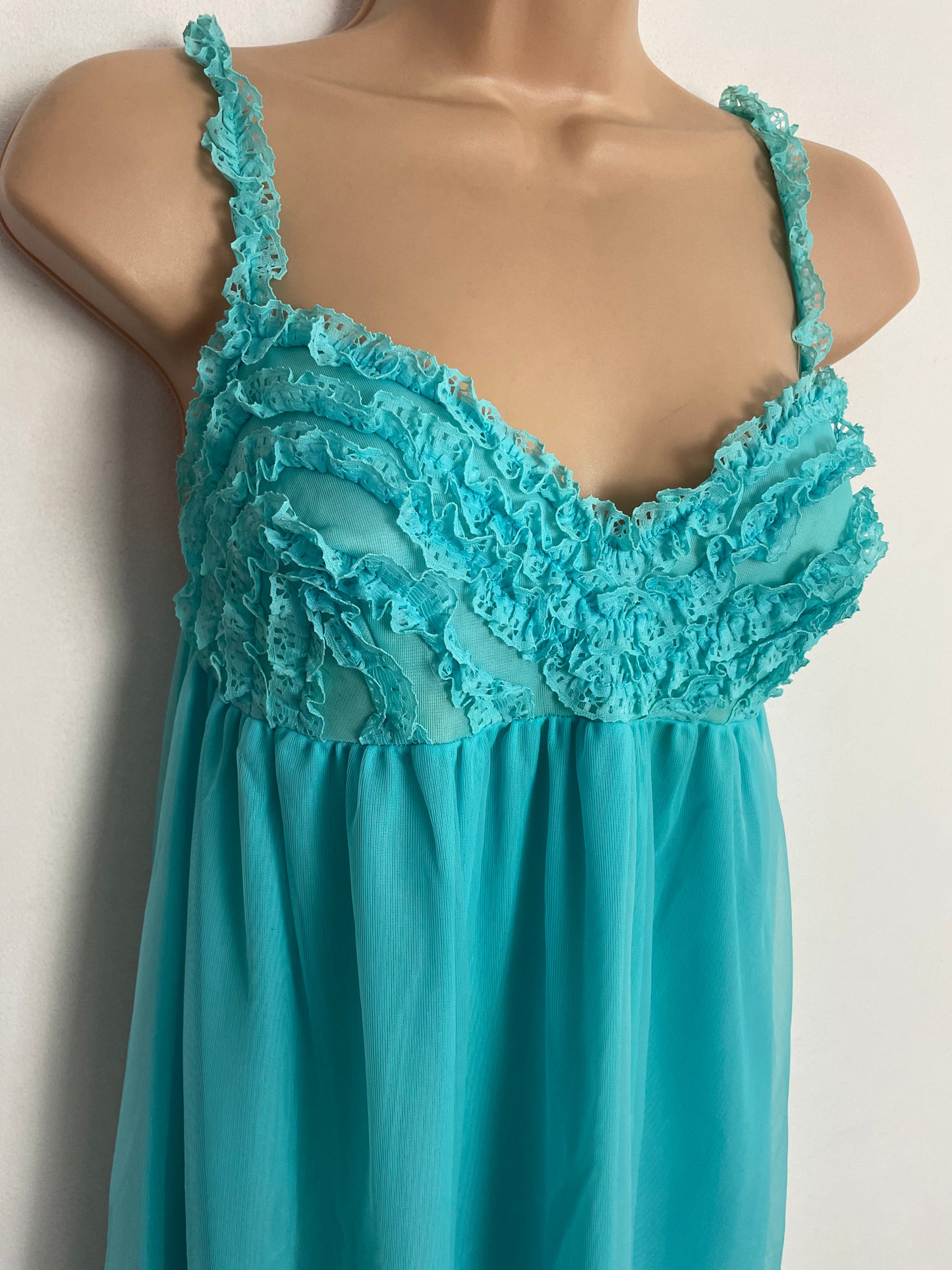 Vintage 1960s Approx UK Size 10-12 Turquoise Nylon Full Length Nightdress/Nightie