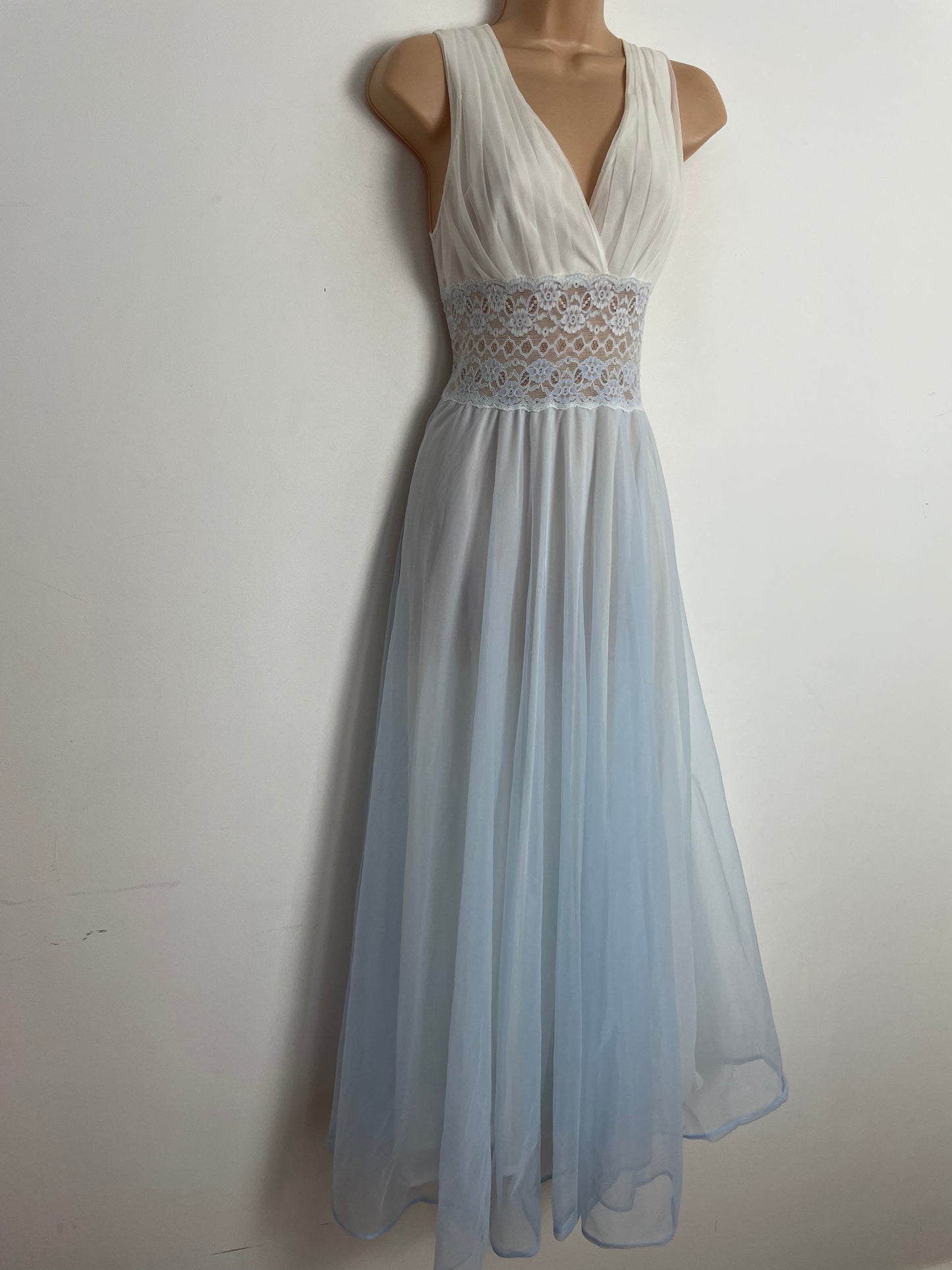 Vintage Late 60s Early 70s UK Size 8 ST MICHAEL White & Powder Blue Ombre Pleated Bodice Nylon Negligee Nightdress