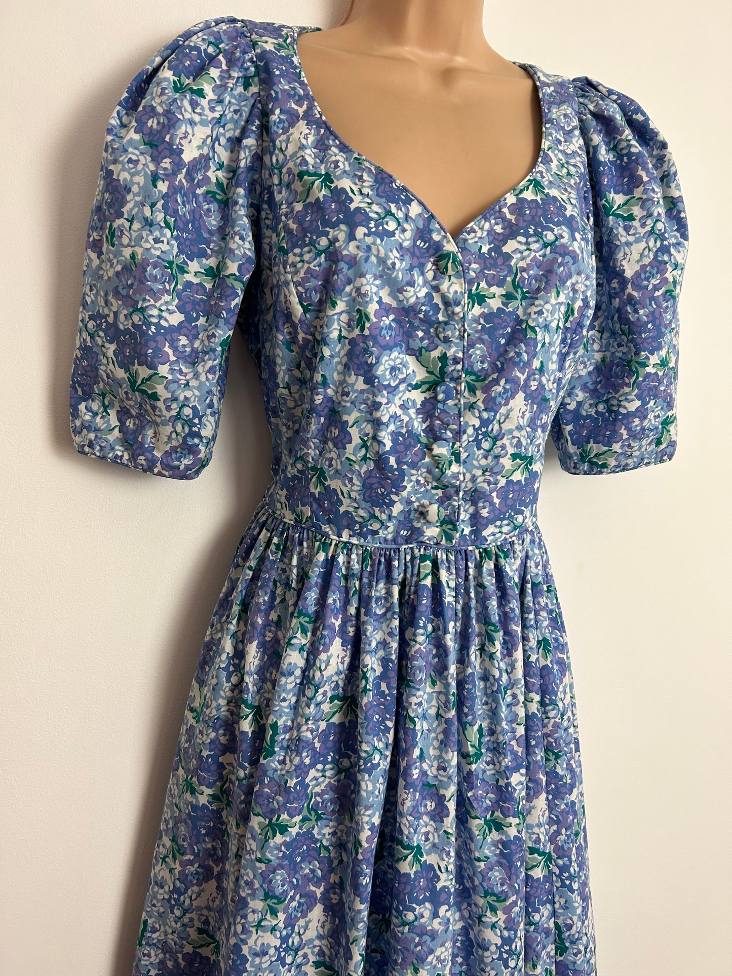 Vintage 1980s LAURA ASHLEY UK Size 10-12 (Labelled 14) Blue Tones Floral Print Short Sleeve Gather Pleated Midi Dress