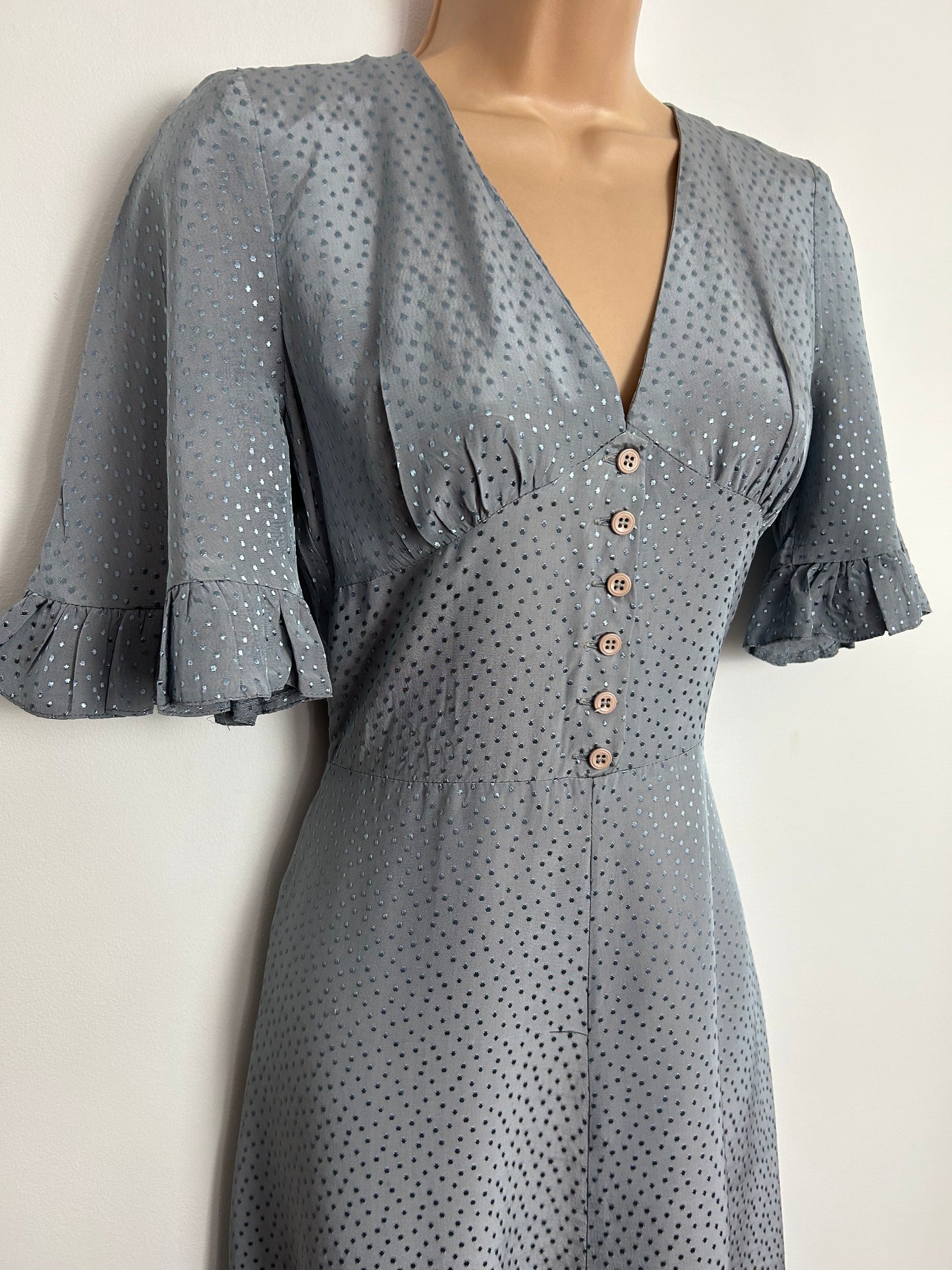 Vintage 1970s UK SIze 8 Silvery Grey Short Sleeve Tie Back Prairie Boho Maxi Dress