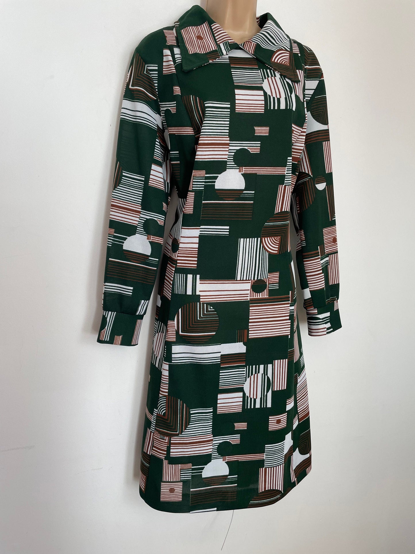 Vintage 1960s C&A UK Size 16 Mod Dark Green White And Brown Geo Print Long Sleeve Shift Dress