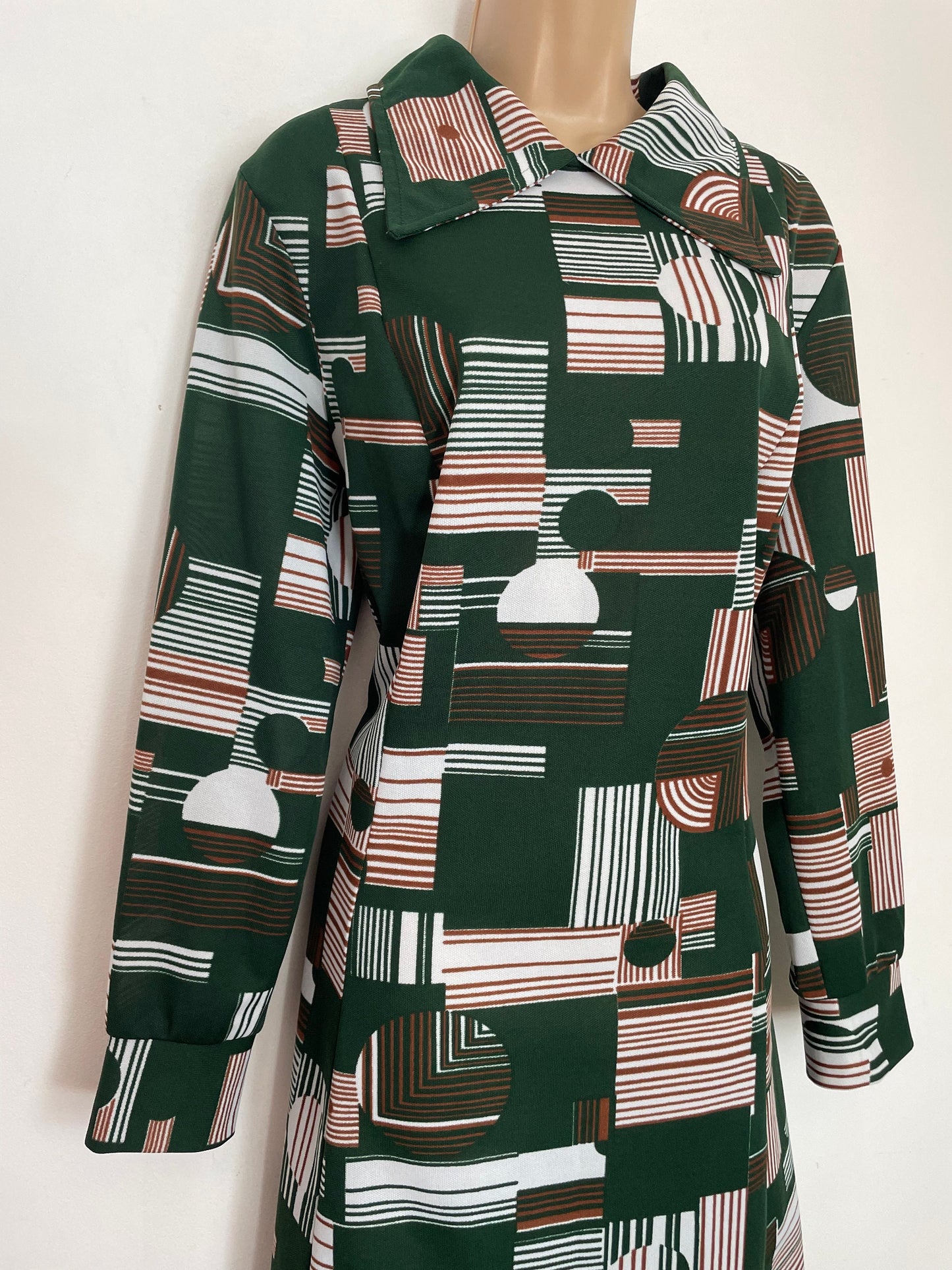 Vintage 1960s C&A UK Size 16 Mod Dark Green White And Brown Geo Print Long Sleeve Shift Dress